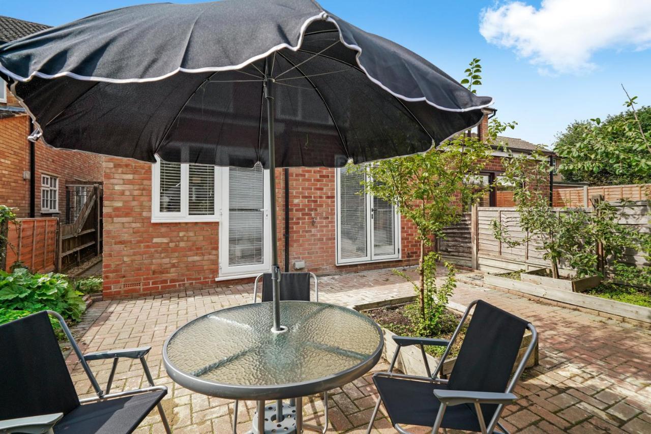 Apartament Boutique Heathrow Studio'S - Parking - Garden Harmondsworth Zewnętrze zdjęcie
