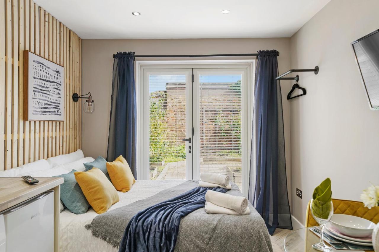 Apartament Boutique Heathrow Studio'S - Parking - Garden Harmondsworth Zewnętrze zdjęcie