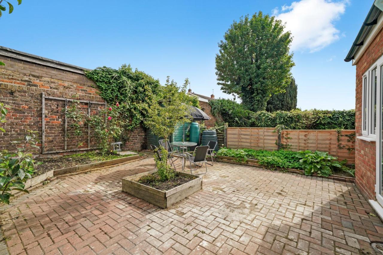 Apartament Boutique Heathrow Studio'S - Parking - Garden Harmondsworth Zewnętrze zdjęcie