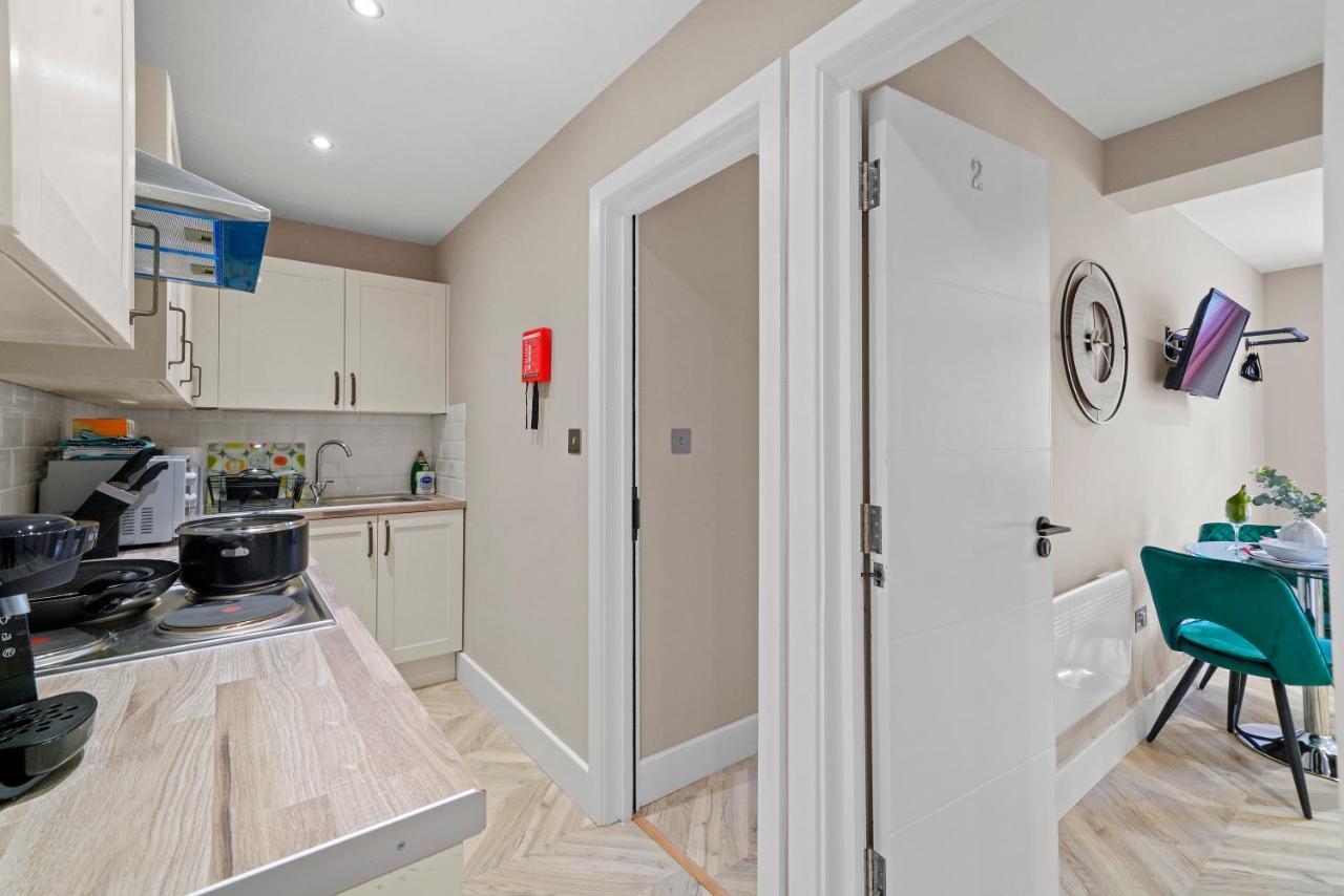 Apartament Boutique Heathrow Studio'S - Parking - Garden Harmondsworth Zewnętrze zdjęcie