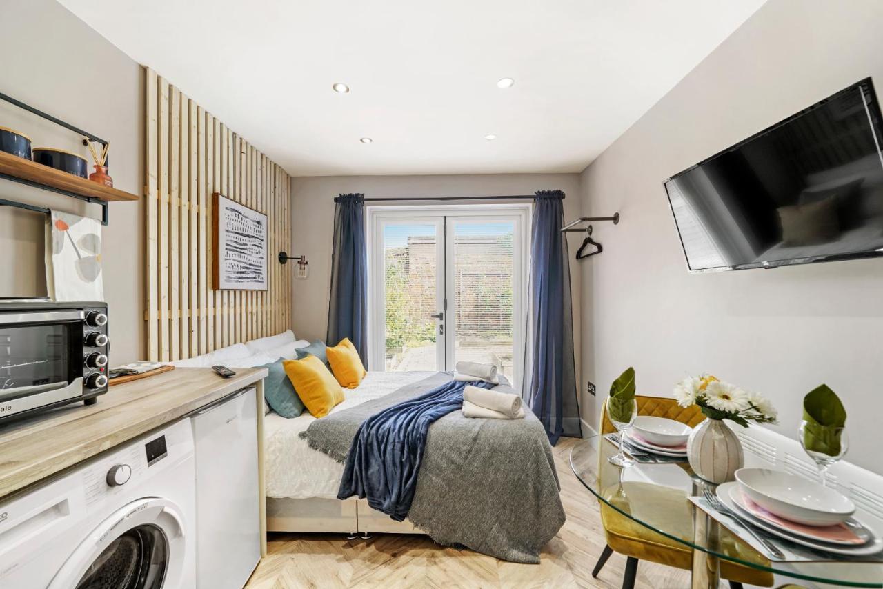 Apartament Boutique Heathrow Studio'S - Parking - Garden Harmondsworth Zewnętrze zdjęcie