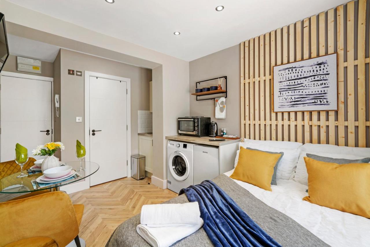 Apartament Boutique Heathrow Studio'S - Parking - Garden Harmondsworth Zewnętrze zdjęcie