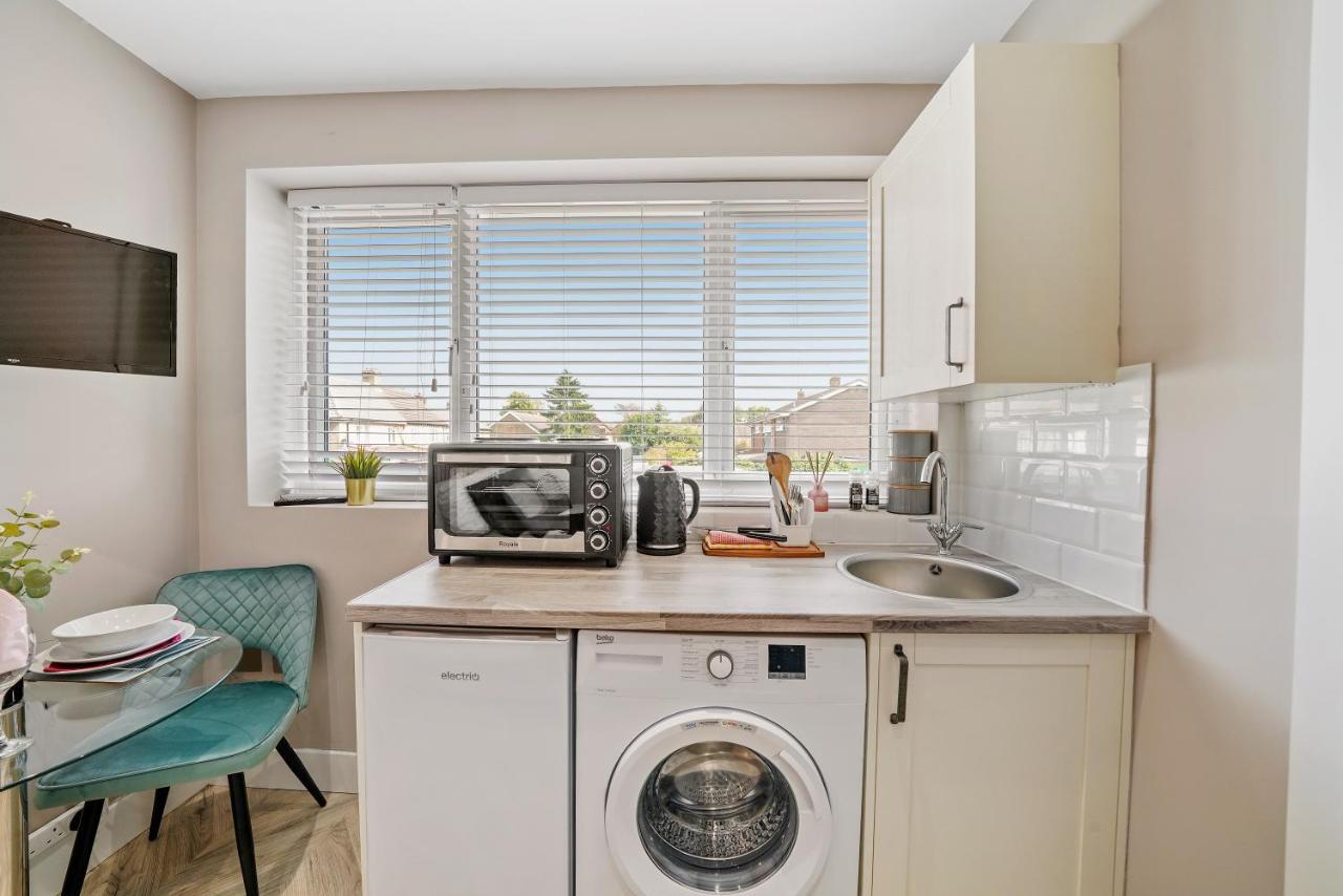 Apartament Boutique Heathrow Studio'S - Parking - Garden Harmondsworth Zewnętrze zdjęcie