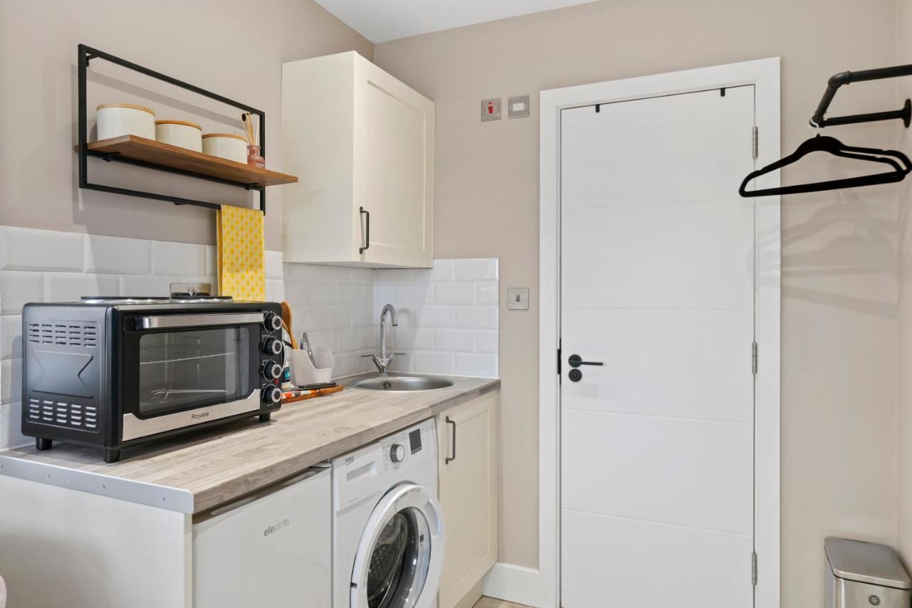 Apartament Boutique Heathrow Studio'S - Parking - Garden Harmondsworth Zewnętrze zdjęcie